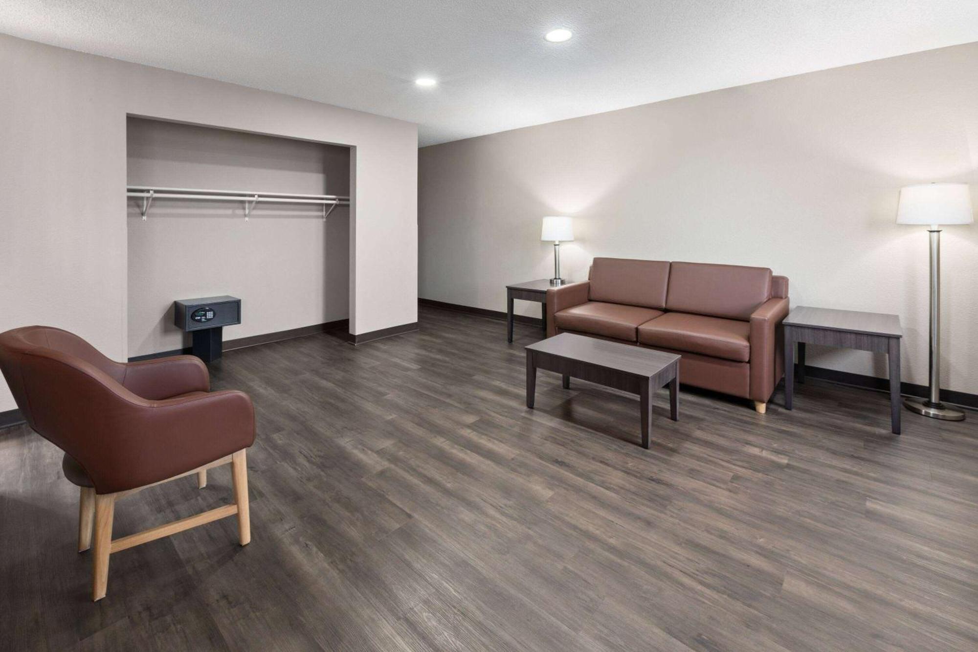 ซูเปอร์ 8 บาย วินด์แฮม ซัมเมอร์สวิลล์ Hotel ภายนอก รูปภาพ