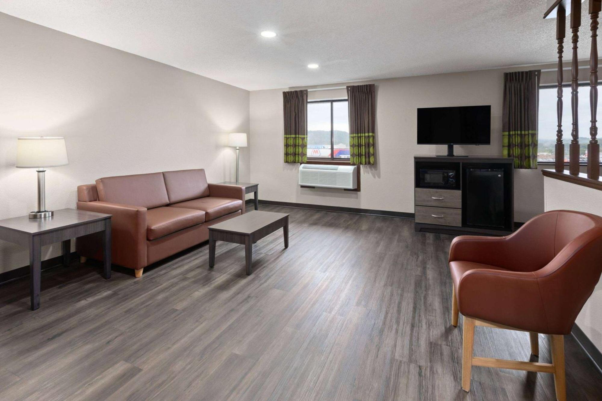 ซูเปอร์ 8 บาย วินด์แฮม ซัมเมอร์สวิลล์ Hotel ภายนอก รูปภาพ