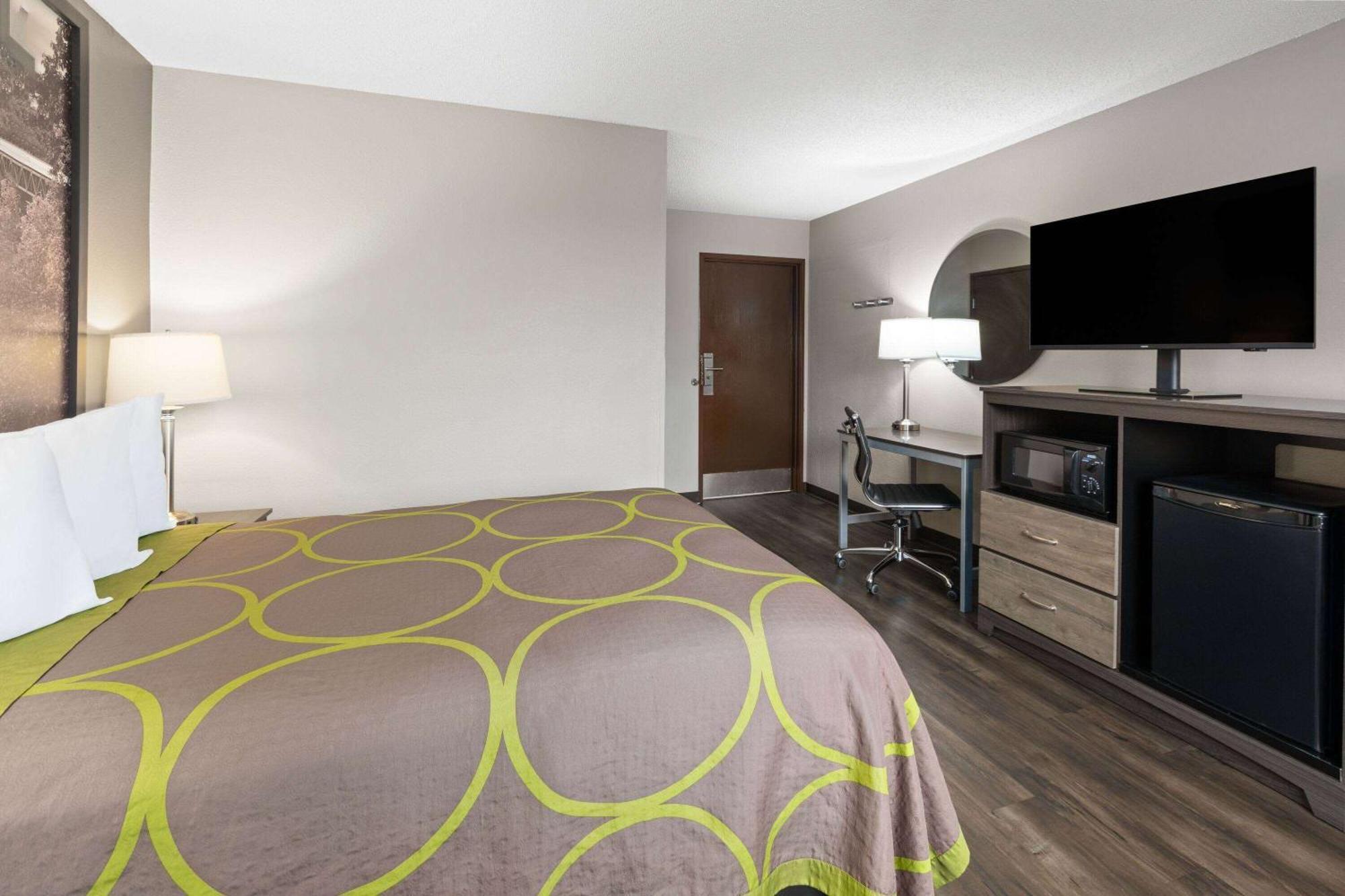 ซูเปอร์ 8 บาย วินด์แฮม ซัมเมอร์สวิลล์ Hotel ภายนอก รูปภาพ